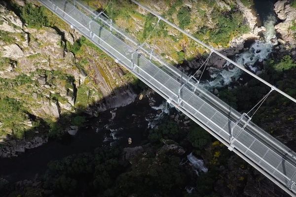 Португалия открывает самый длинный в мире подвесной пешеходный мост